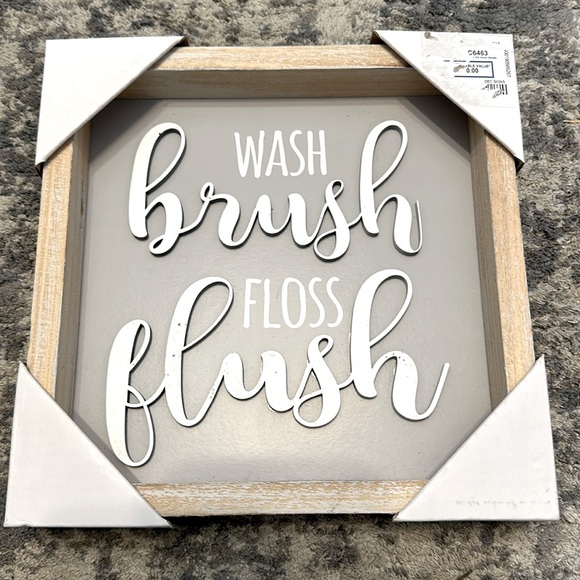 Bathroom Wooden Home Decor Sign - Picture 1 of 2